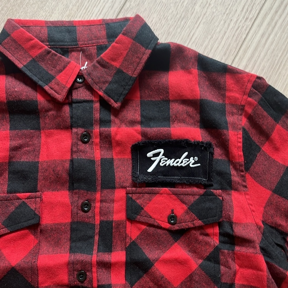 NWT Fender Red Black Flannel Long Sleeve Button-Up Shirt Size L Guitar Shacket - Picture 2 of 5